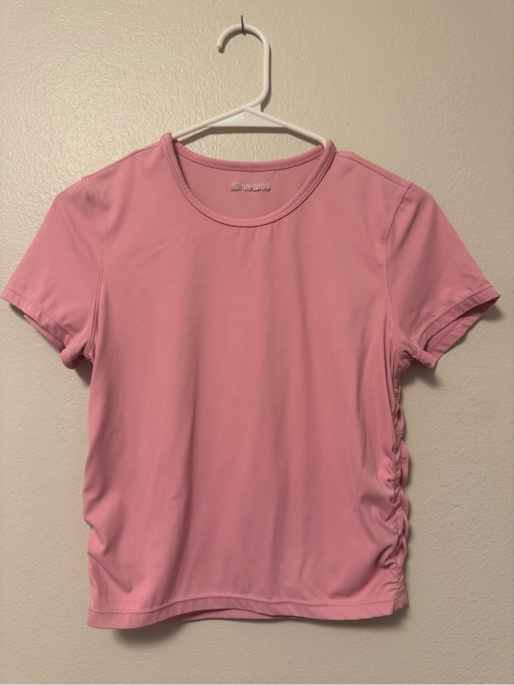 Gold Hinge Women's Pink Short Sleeve Ruched Side Crop Top